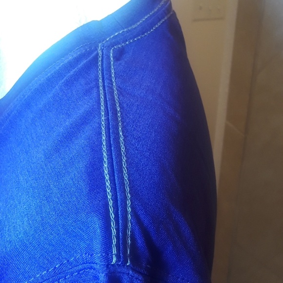 Holloway Short Sleeves Top - Picture 4 of 7